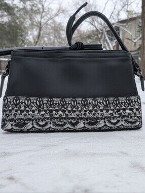 Sakroots Black and White Wristlet Clutch